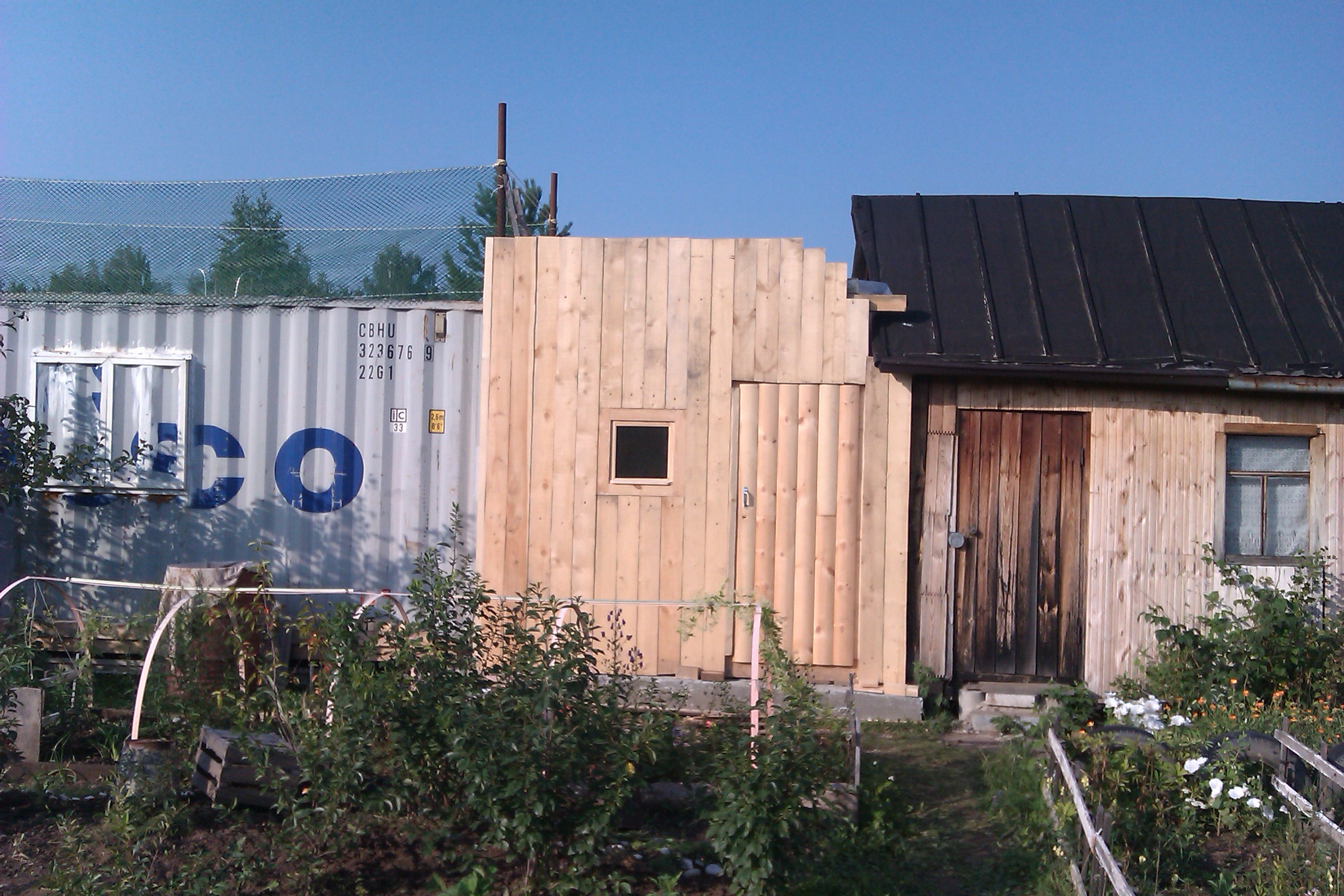 House from the container in the garden