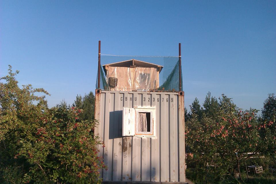 House from the container in the garden