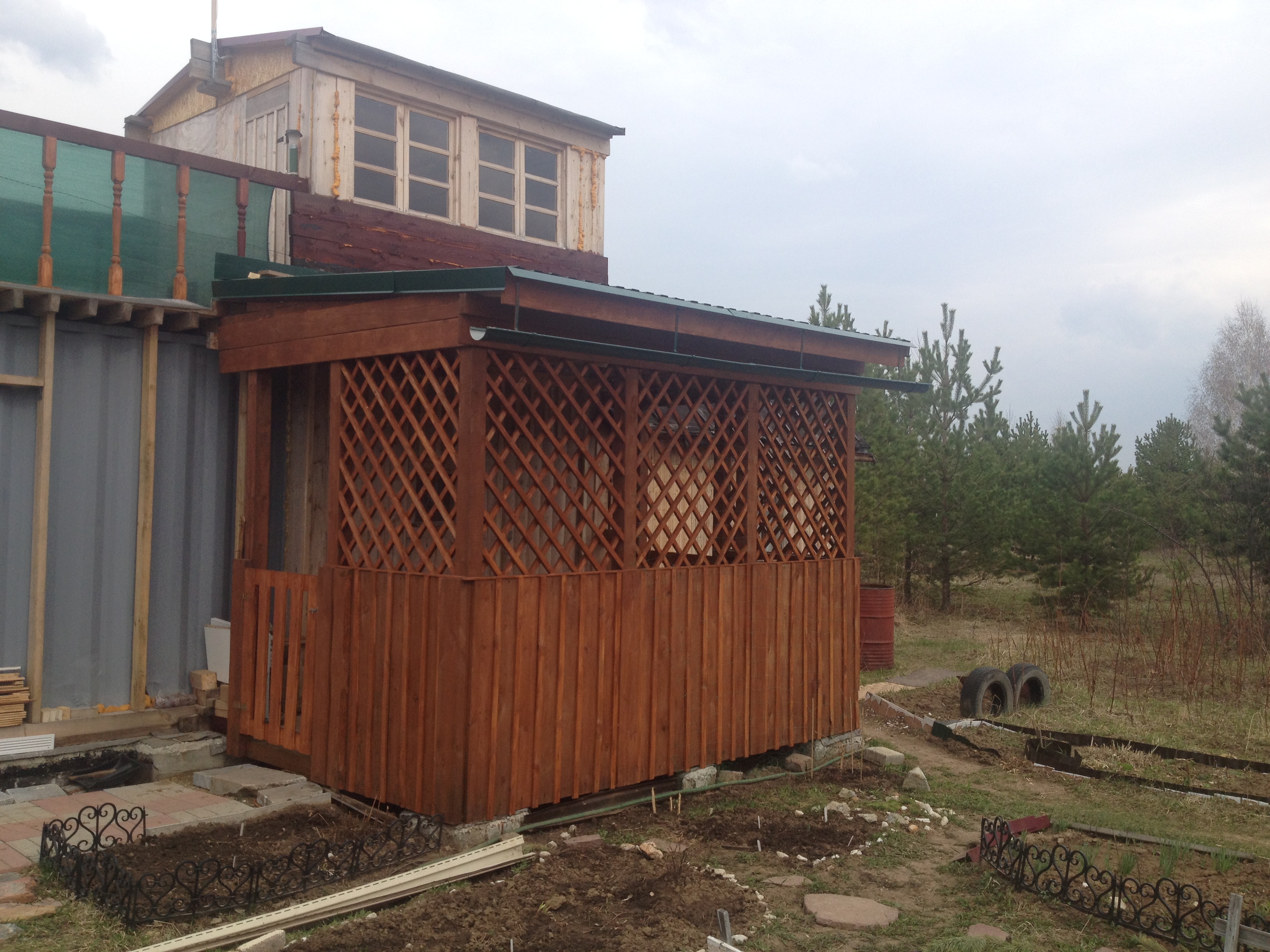 House from the container in the garden