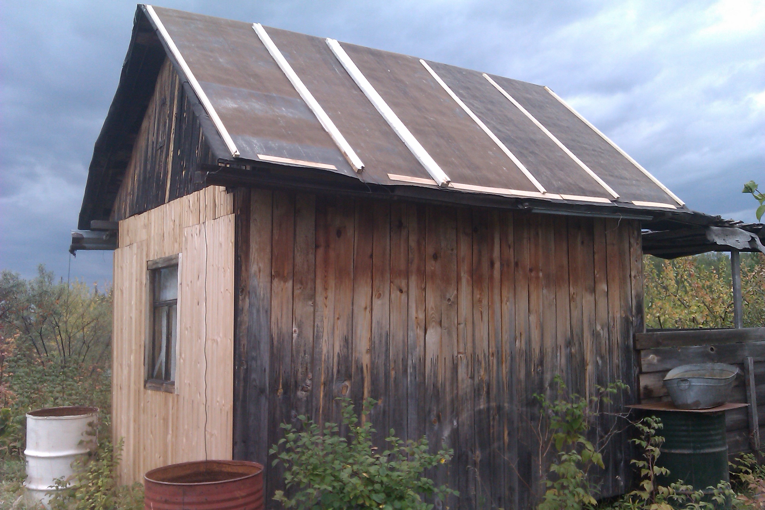 House from the container in the garden