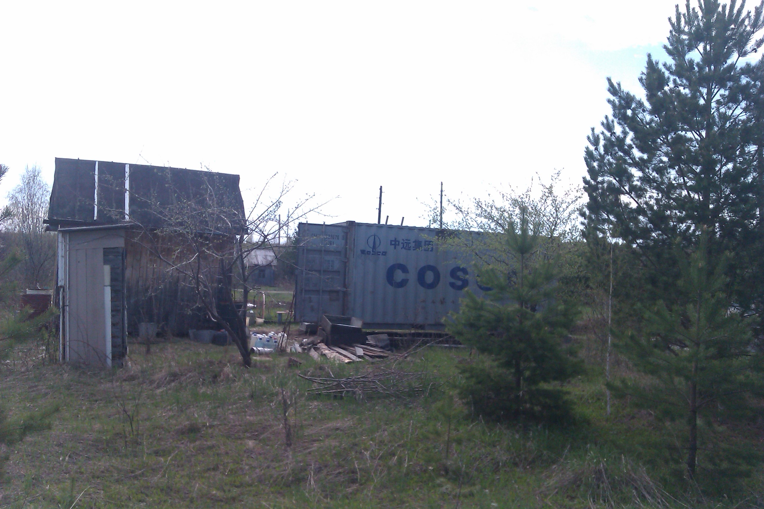 House from the container in the garden