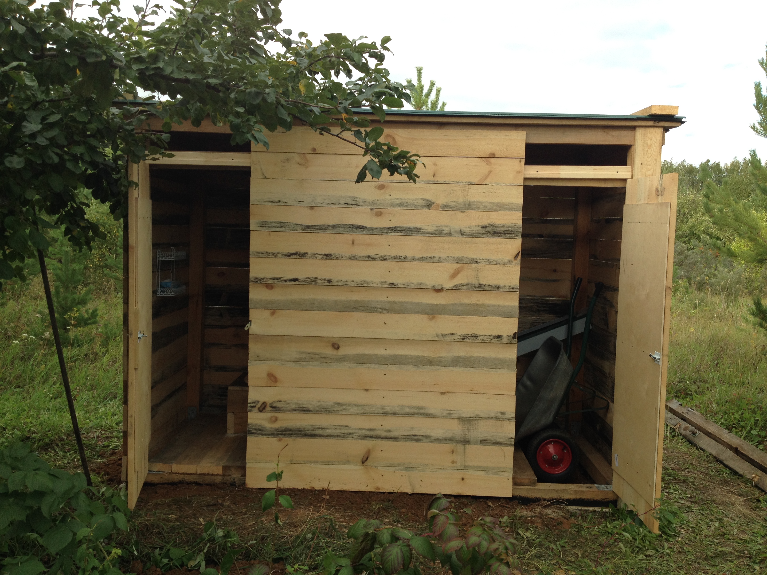 House from the container in the garden