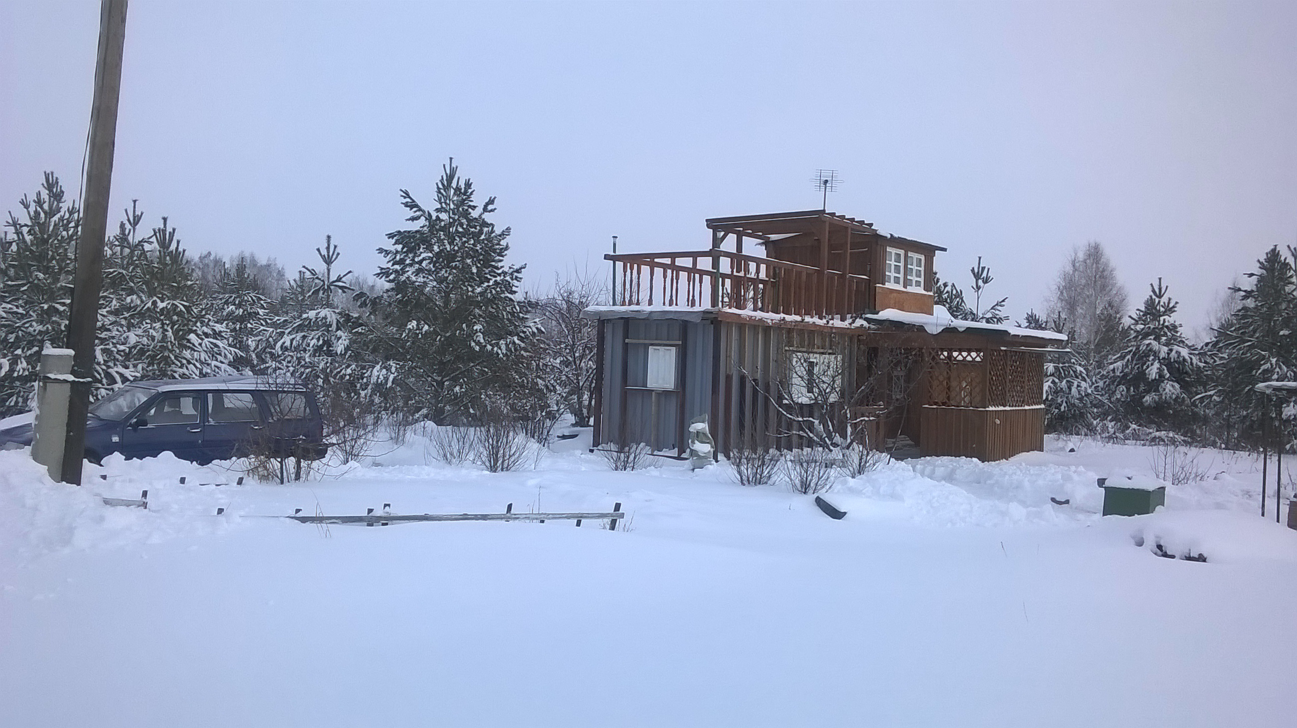 House from the container in the garden